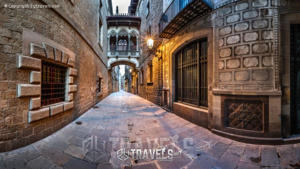 10 Best Tourist Places In Barcelona - Must-See Attractions In 2022 5 10-best-tourist-places-in-barcelona-Barri-Gotic